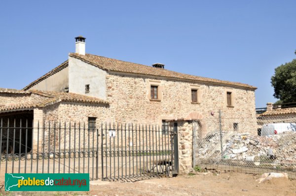 Masia de Can Clapers Jussà, recentment arreglada (Foto: Joan Sánchez Sabé, 2014) Masia de Can Clapers Jussà, recentment arreglada