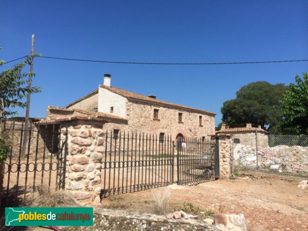 Masia de Can Clapers Jussà, recentment arreglada (Foto: Joan Sánchez Sabé, 2014) Masia de Can Clapers Jussà, recentment arreglada