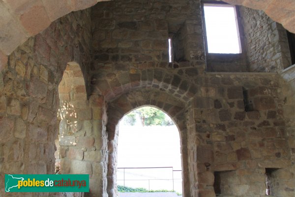 Castell d´Aro - Castell de Benedormiens (Foto: Albert Esteves, 2014) Castell d´Aro - Castell de Benedormiens