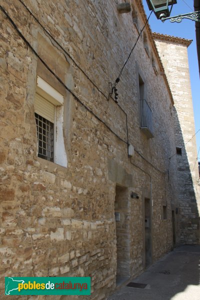Les Oluges - Castell de l'Oluja Baixa (Foto: Albert Esteves, 2014) Les Oluges - Castell de l'Oluja Baixa