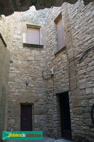 Les Oluges - Castell de l'Oluja Baixa (Foto: Albert Esteves, 2014) Les Oluges - Castell de l'Oluja Baixa