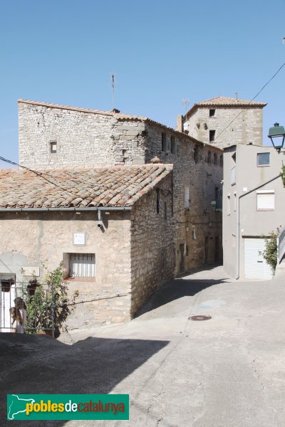 Les Oluges - Castell de l'Oluja Baixa (Foto: Albert Esteves, 2014) Les Oluges - Castell de l'Oluja Baixa
