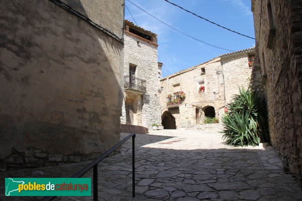 Les Oluges - Montfalcó Murallat (Foto: Albert Esteves, 2014) Les Oluges - Montfalcó Murallat