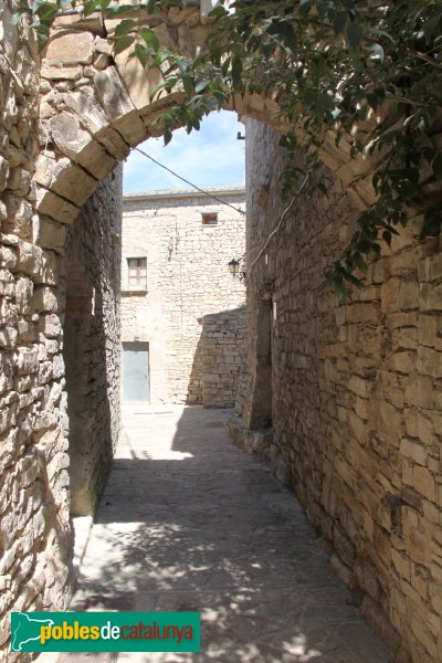 Les Oluges - Montfalcó Murallat (Foto: Albert Esteves, 2014) Les Oluges - Montfalcó Murallat