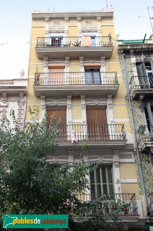 Barcelona - Carrer Olzinelles, 98 (Foto: Albert Esteves, 2014) Barcelona - Carrer Olzinelles, 98
