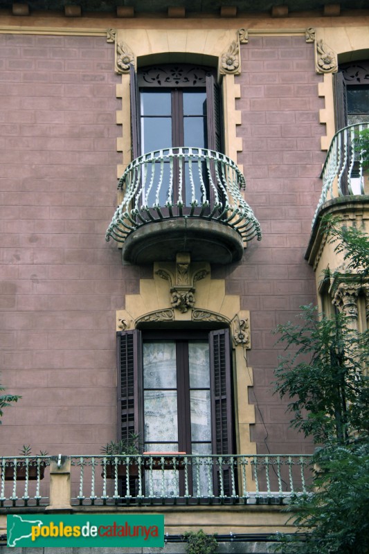 Barcelona - Sants, 145-147 (Foto: Albert Esteves, 2014) Barcelona - Sants, 145-147