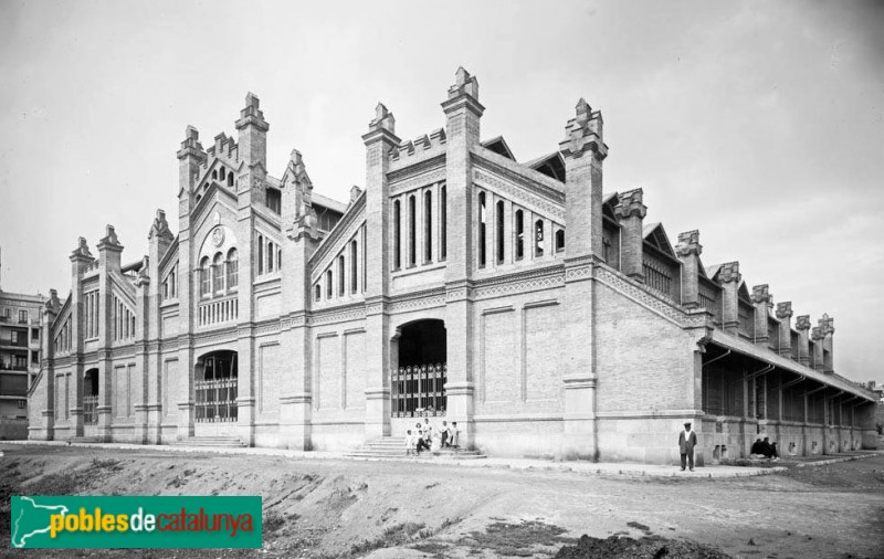 Barcelona - Mercat de Sants (Foto: <i>Anònim -Arxiu C.E.C.-</i>, inicis segle XX) Barcelona - Mercat de Sants