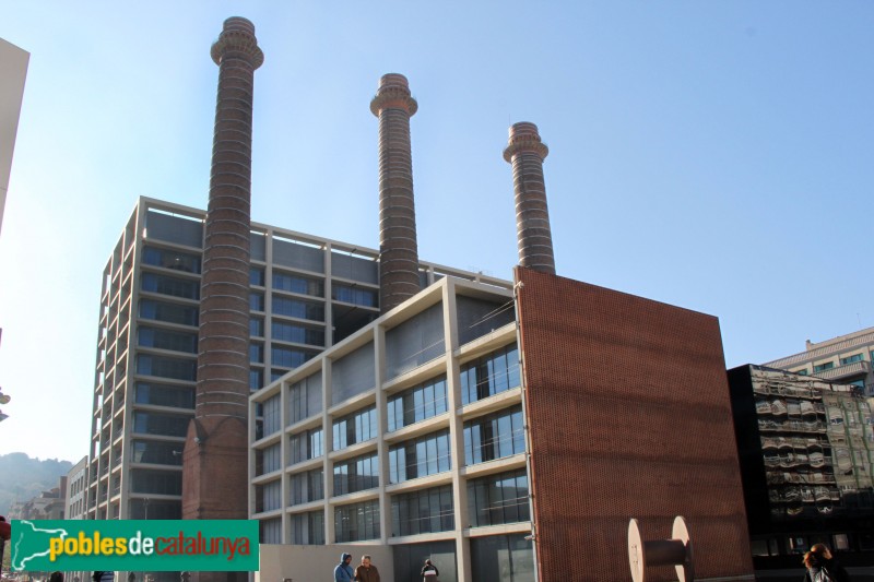 Barcelona - Les Tres Xemeneies (Foto: Albert Esteves, 2015) Barcelona - Les Tres Xemeneies