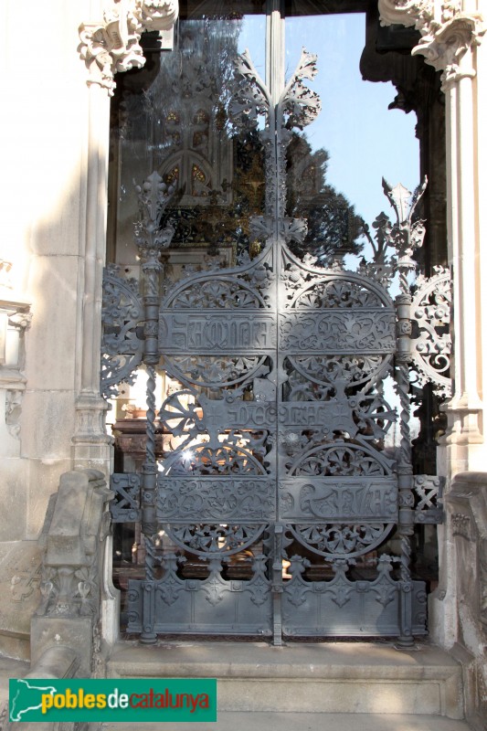 Cementiri de Montjuïc - Panteó De la Riva (Foto: Albert Esteves, 2015) Cementiri de Montjuïc - Panteó De la Riva