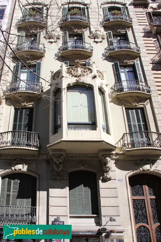 Barcelona - Rambla de Catalunya, 96 (Foto: Albert Esteves, 2015) Barcelona - Rambla de Catalunya, 96