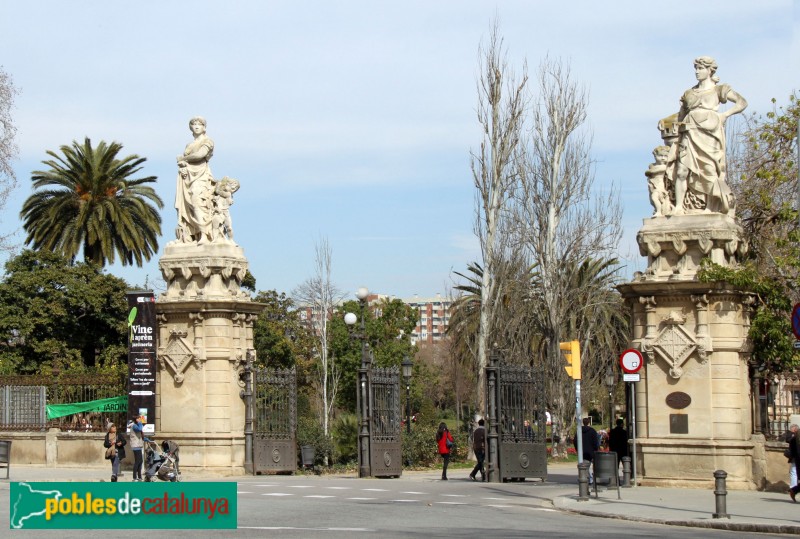 Barcelona - Parc de la Ciutadella - Porta del passeig Picasso (Foto: Albert Esteves, 2015) Barcelona - Parc de la Ciutadella - Porta del passeig Picasso