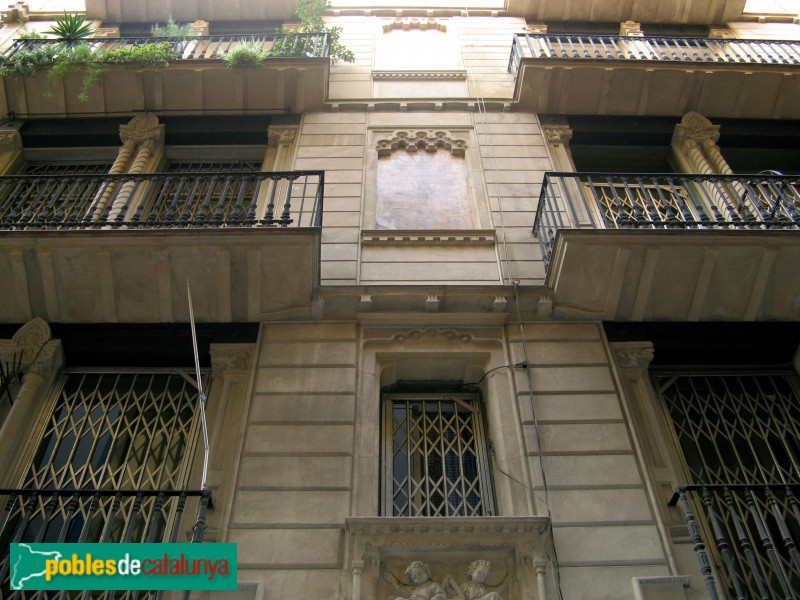 Barcelona - Portaferrissa, 11 (Foto: Albert Esteves, 2007) Barcelona - Portaferrissa, 11