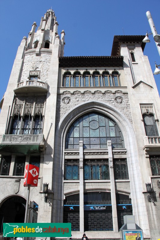 Barcelona - Edifici de la Caixa (Via Laietana) (Foto: Albert Esteves, 2015) Barcelona - Edifici de la Caixa (Via Laietana)
