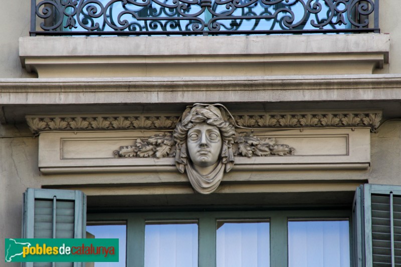 Barcelona - Via Laietana, 47 (Foto: Albert Esteves, 2015) Barcelona - Via Laietana, 47