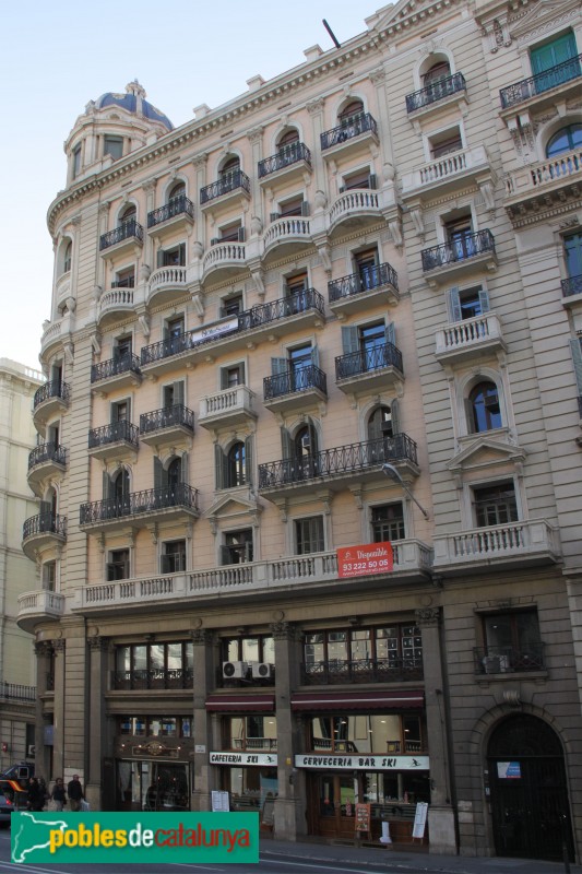 Barcelona - Via Laietana, 45 (Foto: Albert Esteves, 2015) Barcelona - Via Laietana, 45