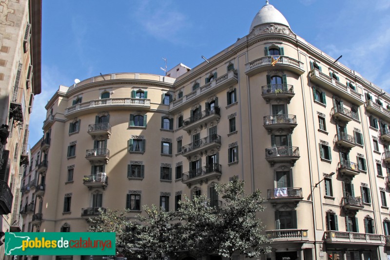 Barcelona - Via Laietana, 46-48 (Foto: Albert Esteves, 2015) Barcelona - Via Laietana, 46-48