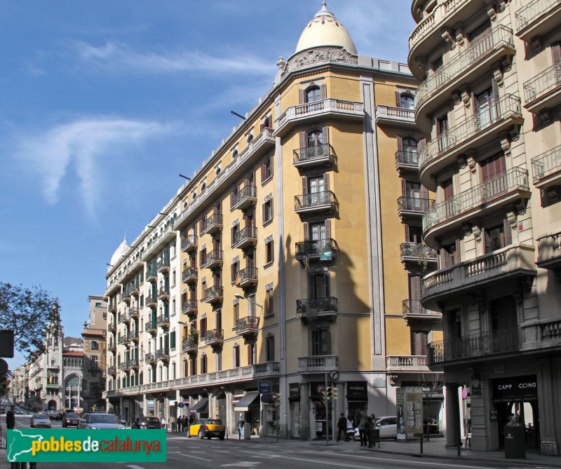 Barcelona - Via Laietana, 46-48 (Foto: Albert Esteves, 2015) Barcelona - Via Laietana, 46-48