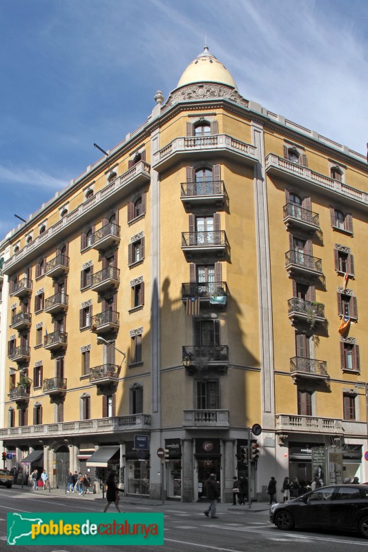 Barcelona - Via Laietana, 46-48 (Foto: Albert Esteves, 2015) Barcelona - Via Laietana, 46-48