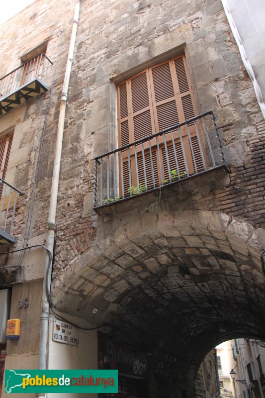 Barcelona - Casa de la Volta del Remei (Foto: Albert Esteves, 2015) Barcelona - Casa de la Volta del Remei