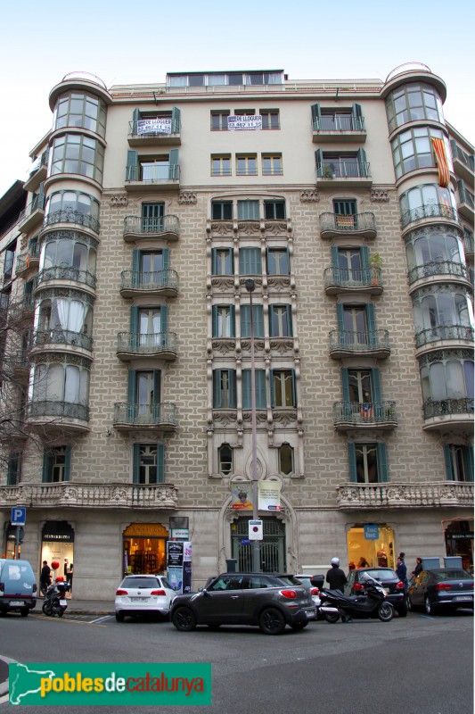 Barcelona - Rambla Catalunya, 61 (Foto: Albert Esteves, 2015) Barcelona - Rambla Catalunya, 61