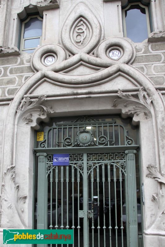 Barcelona - Rambla Catalunya, 61 (Foto: Albert Esteves, 2015) Barcelona - Rambla Catalunya, 61