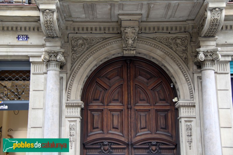 Barcelona - Rambla Catalunya, 25 (Foto: Albert Esteves, 2015) Barcelona - Rambla Catalunya, 25