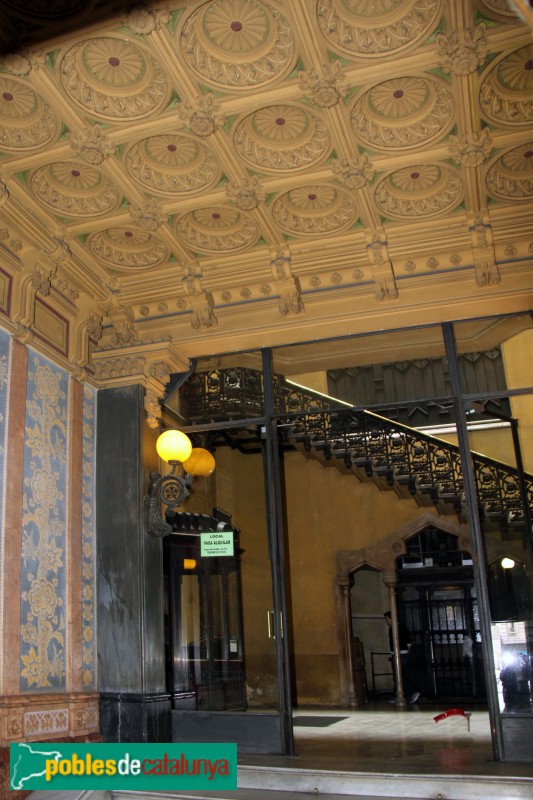 Barcelona - Rambla Catalunya, 17 (Foto: Albert Esteves, 2015) Barcelona - Rambla Catalunya, 17