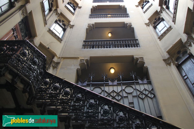 Barcelona - Rambla Catalunya, 17 (Foto: Albert Esteves, 2015) Barcelona - Rambla Catalunya, 17