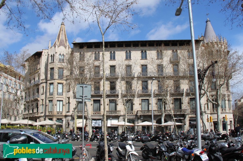 Barcelona - Casa Pascual Pons (Passeig de Gràcia, 2-4) (Foto: Albert Esteves, 2015) Barcelona - Casa Pascual Pons (Passeig de Gràcia, 2-4)