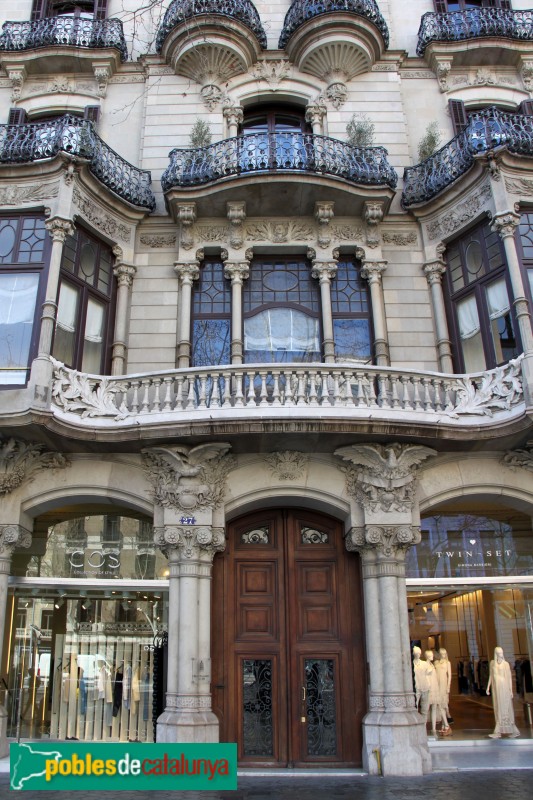 Barcelona - Casa Malagrida (Passeig de Gràcia, 27) (Foto: Albert Esteves, 2015) Barcelona - Casa Malagrida (Passeig de Gràcia, 27)