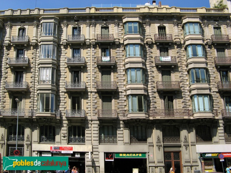 Barcelona - Ronda Universitat, 33-35 (Foto: Albert Esteves, 2007) Barcelona - Ronda Universitat, 33-35