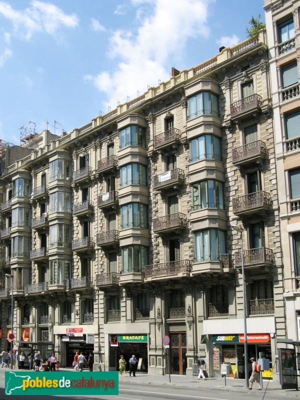 Barcelona - Ronda Universitat, 33-35 (Foto: Albert Esteves, 2007) Barcelona - Ronda Universitat, 33-35