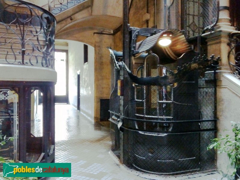 Barcelona - Mallorca, 284, ascensor (Foto: Anna Corcoll, 2015) Barcelona - Mallorca, 284, ascensor