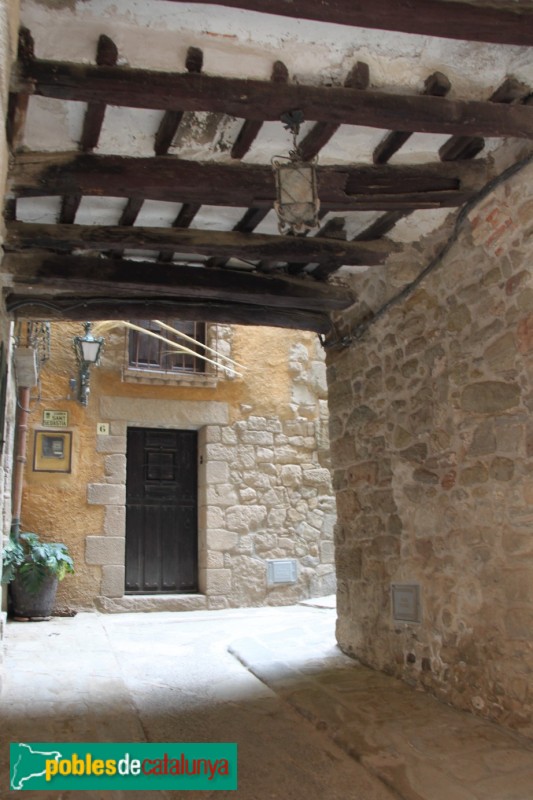 Torà - Pas cobert (Foto: Albert Esteves, 2015) Torà - Pas cobert