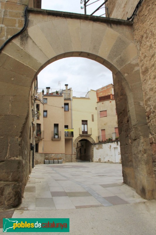 Torà - Portal de la Vila (Foto: Albert Esteves, 2015) Torà - Portal de la Vila