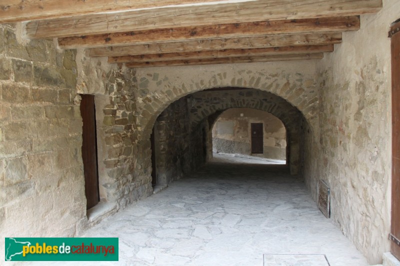 Torà - Pas cobert (Foto: Albert Esteves, 2015) Torà - Pas cobert