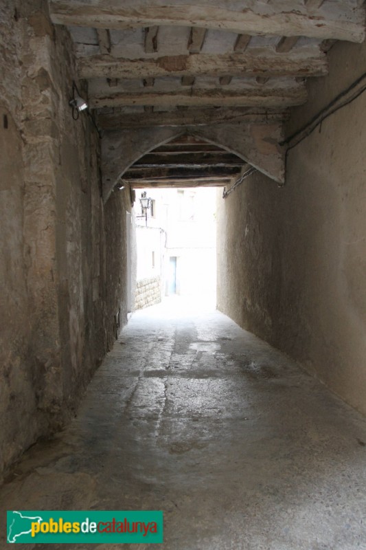 Torà - Pas cobert (Foto: Albert Esteves, 2015) Torà - Pas cobert