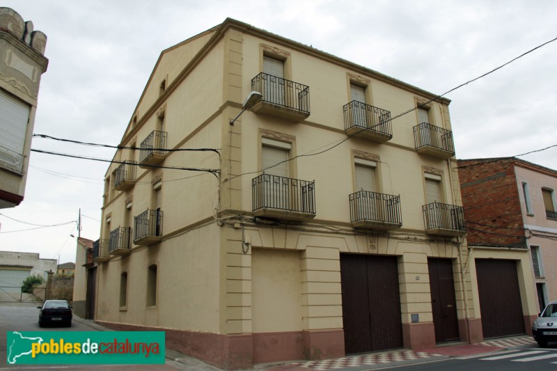 Torà - Casa Garriga (Foto: Albert Esteves, 2015) Torà - Casa Garriga