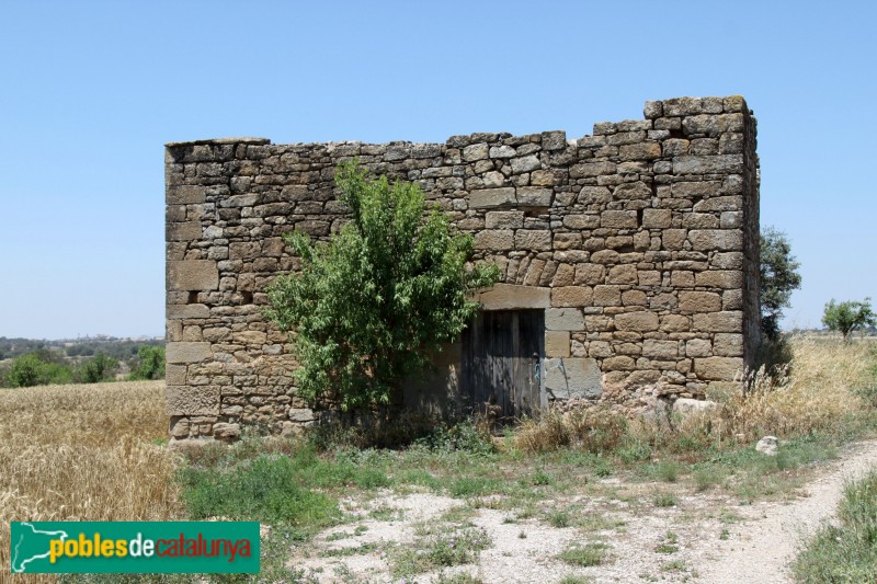 Guissona - Cobert prop del castell de Rubiol (Foto: Albert Esteves, 2015) Guissona - Cobert prop del castell de Rubiol