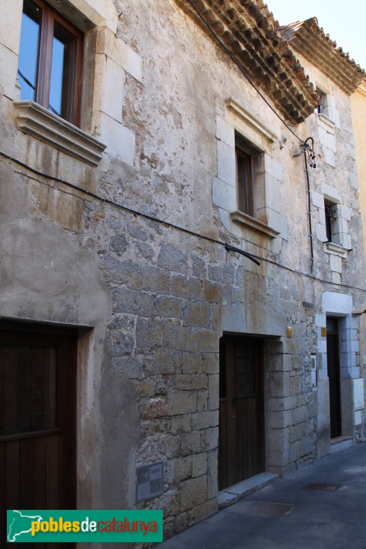 Ullà - Carrer Jeroni Pujol, 7 i 9 (Foto: Albert Esteves, 2015) Ullà - Carrer Jeroni Pujol, 7 i 9