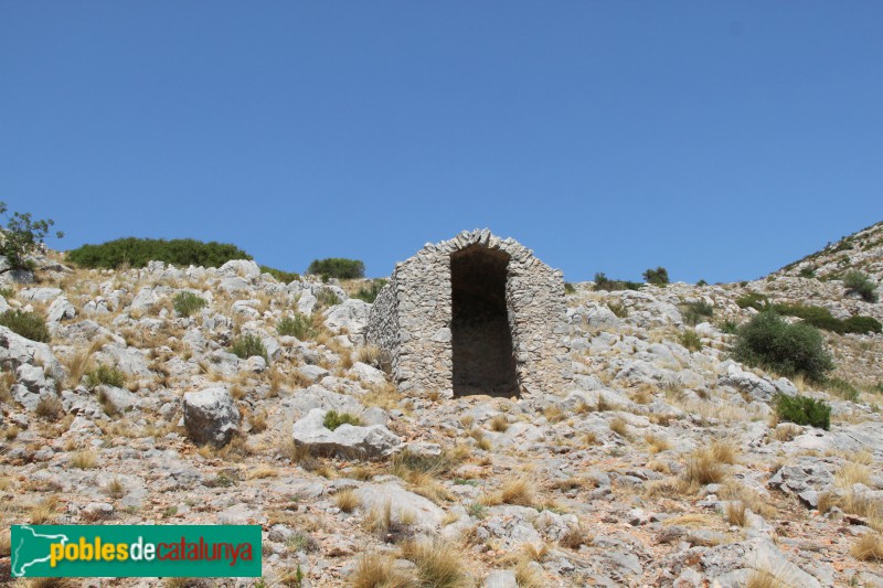 Torroella de Montgrí - Capella, camí del Castell (Foto: Albert Esteves, 2015) Torroella de Montgrí - Capella, camí del Castell