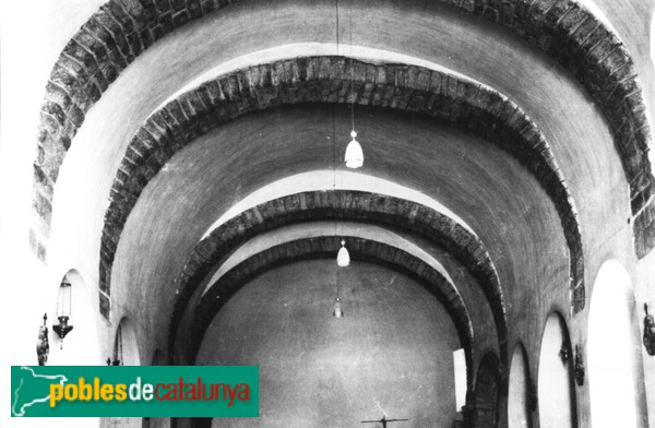 Albons - Església de Sant Cugat (Foto: Badia-Pladevall -Gencat.cat-, 1985) Albons - Església de Sant Cugat