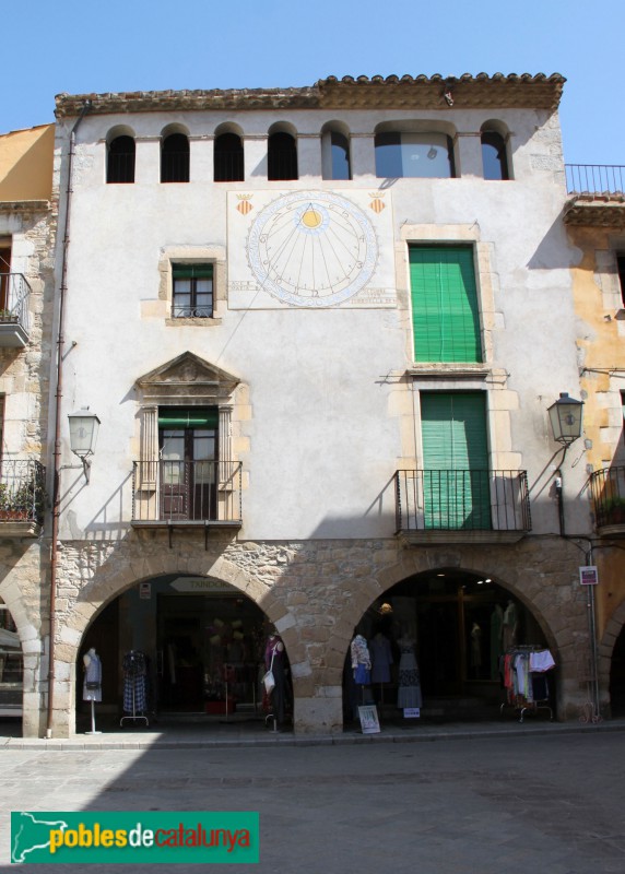Torroella de Montgrí - Plaça de la Vila, 12 (Foto: Albert Esteves, 2015) Torroella de Montgrí - Plaça de la Vila, 12