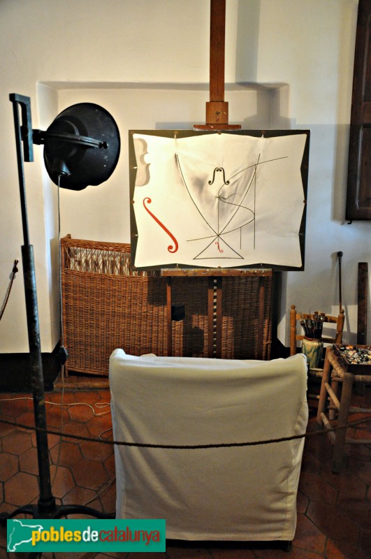 La Pera - Museu Gala-Dalí (Púbol) (Foto: Alberto González Rovira, 2013) La Pera - Museu Gala-Dalí (Púbol)