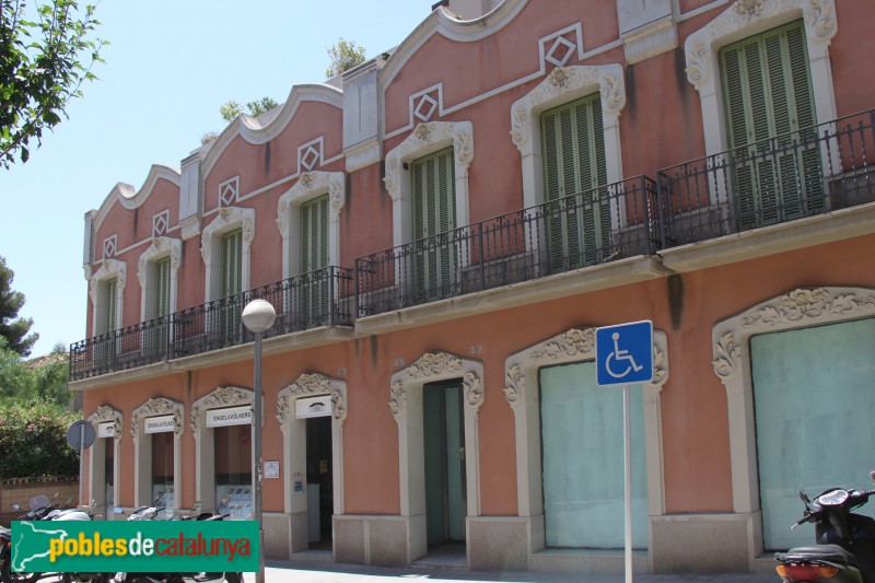 Sant Just Desvern - Cases Oliveras Sopena (Foto: Albert Esteves, 2016) Sant Just Desvern - Cases Oliveras Sopena