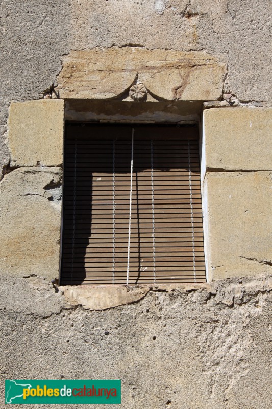 Gualta - Finestra del carrer Castellar, abans de la reforma