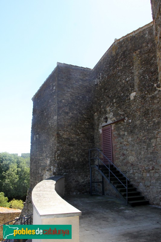 Vilopriu - Castell de Vilopriu (Foto: Albert Esteves, 2016) Vilopriu - Castell de Vilopriu