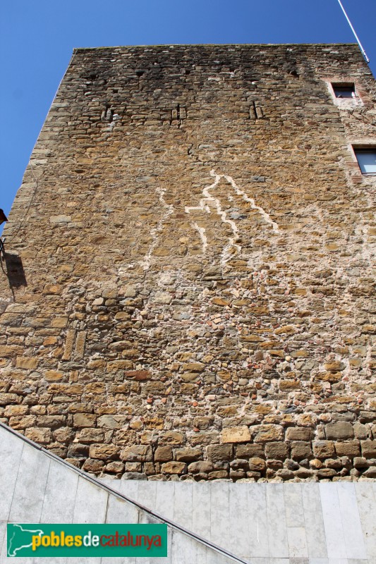 Vilopriu - Castell de Vilopriu (Foto: Albert Esteves, 2016) Vilopriu - Castell de Vilopriu