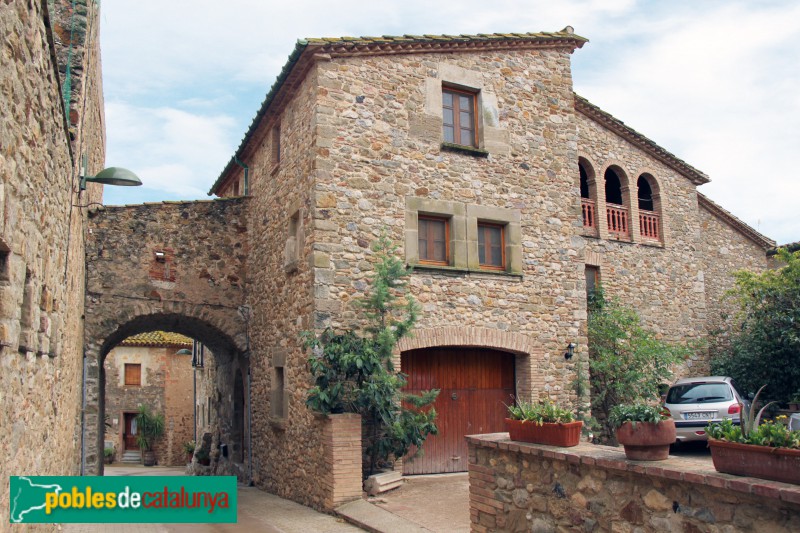 Garrigoles - Carrer d'Orient (Foto: Albert Esteves, 2016) Garrigoles - Carrer d'Orient