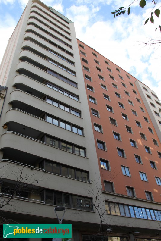 Barcelona - Edifici Fàbregas (Trafalgar 2-4) (Foto: Albert Esteves, 2016) Barcelona - Edifici Fàbregas (Trafalgar 2-4)